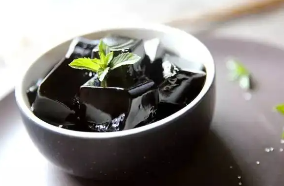 武漢開(kāi)家燒仙草店一年能賺多少錢(qián)?一年穩(wěn)賺25萬(wàn)6大妙招