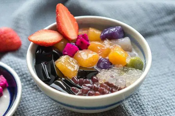 燒仙草店利潤(rùn)率一般是多少？毛利潤(rùn)率至少60%開(kāi)店6年賺套房車(chē)