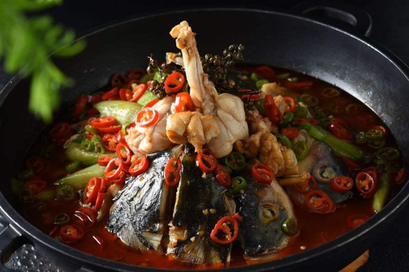 開個魚頭火鍋投資大概需要多少錢？30㎡店面投資10萬足夠了
