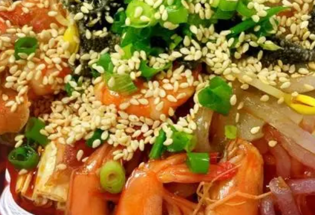 麻辣燙店利潤率一般是多少?毛利潤率至少60%開店4 年賺套房車
