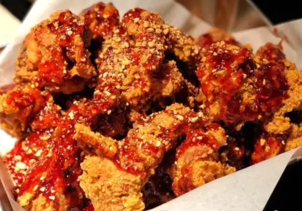 長(zhǎng)沙開家叫了個(gè)雞炸雞店一年能賺多少錢?萬(wàn)沒想到年賺這么多