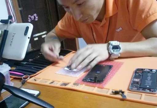 手機(jī)維修加盟好還是不加盟好?手機(jī)維修業(yè)的創(chuàng)業(yè)選擇