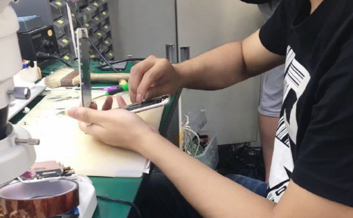 手機(jī)維修店加盟有哪些?智能時代必修行業(yè)
