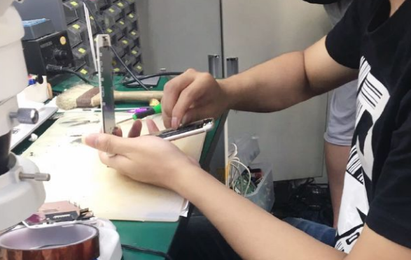 手機(jī)維修店加盟有哪些品牌好?這五個加盟品牌值得你信賴