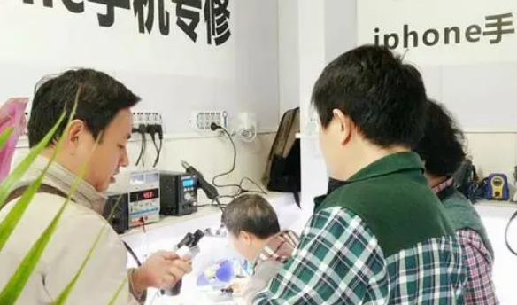 開(kāi)一家手機(jī)維修店加盟費(fèi)多少?解答你的加盟疑惑
