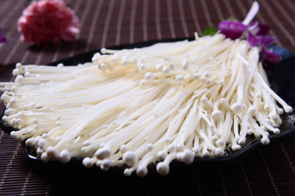 從品牌實(shí)力到運(yùn)營成本，解析開火鍋食材店加盟需要多少費(fèi)用
