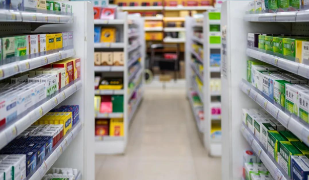 如何計(jì)算連鎖藥店加盟費(fèi)用，節(jié)省成本提高利潤(rùn)？