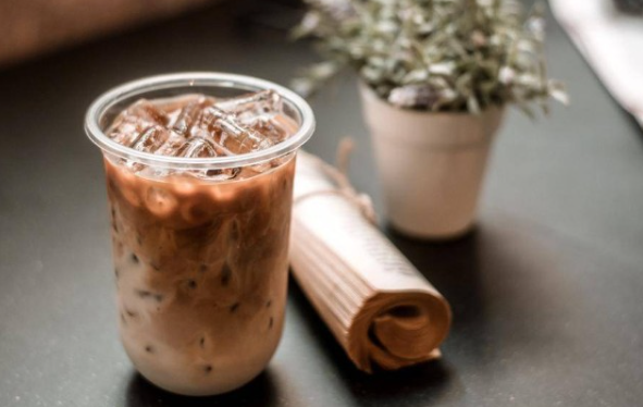 奶茶店加盟要多少費(fèi)用呢？成本不止設(shè)備和材料！