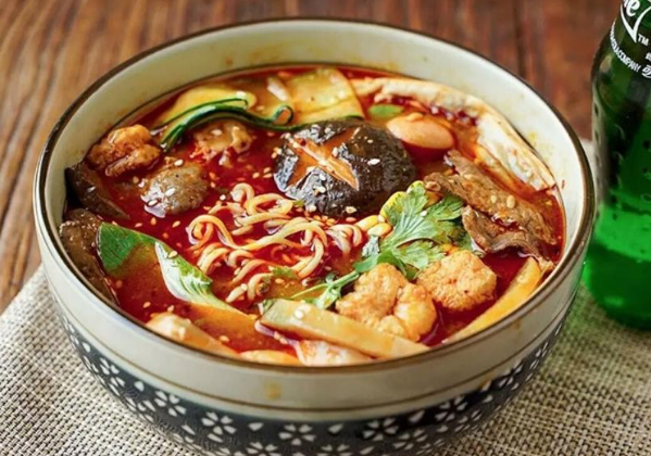 麻辣燙加盟店大概多少錢？成本分析，了解如何打造一家成功的小吃店