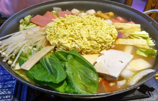 開(kāi)餐廳必看！麻辣燙加盟要求詳解，是否嚴(yán)苛？