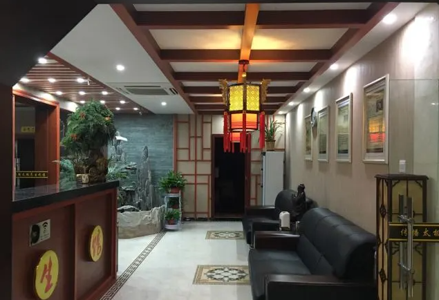 開推拿養(yǎng)生館加盟有哪些優(yōu)勢？選擇加盟開店有哪些好處？