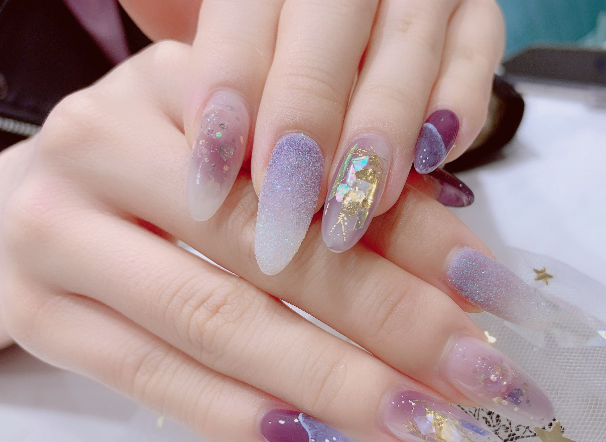 加盟美甲美睫店加盟需要多少錢(qián)？如何選擇一家適合自己的美甲美睫加盟店？