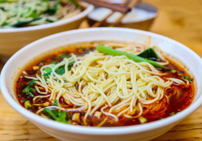 揭秘重慶小面加盟店：投資費用解析與創(chuàng)業(yè)機遇