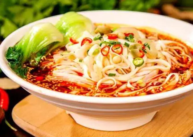 重慶小面館加盟多少錢一個月？探尋重慶小面館加盟的經(jīng)濟(jì)之道