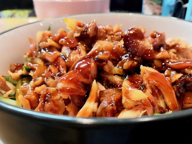 烤肉拌飯加盟店加盟費(fèi)大概多少？開啟美食創(chuàng)業(yè)之路，探尋烤肉拌飯加盟的投資價值