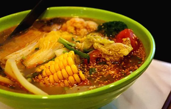 麻辣燙店加盟要多少？探索投資機(jī)會(huì)，開啟創(chuàng)業(yè)新征程