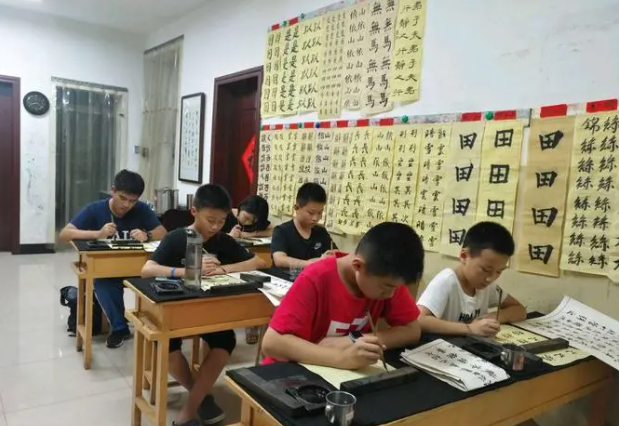 書法班加盟費多少？探索書法班加入的成本與價值