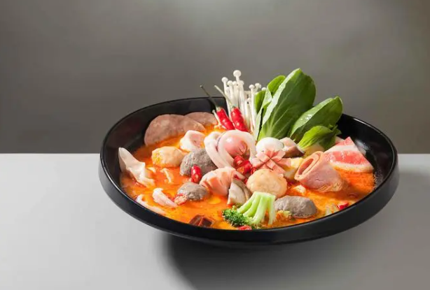 辣不辣？開一家麻辣燙加盟店，你能賺大錢！