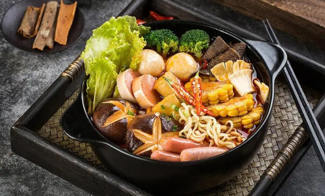 開(kāi)麻辣燙店加盟費(fèi)多少錢(qián)？